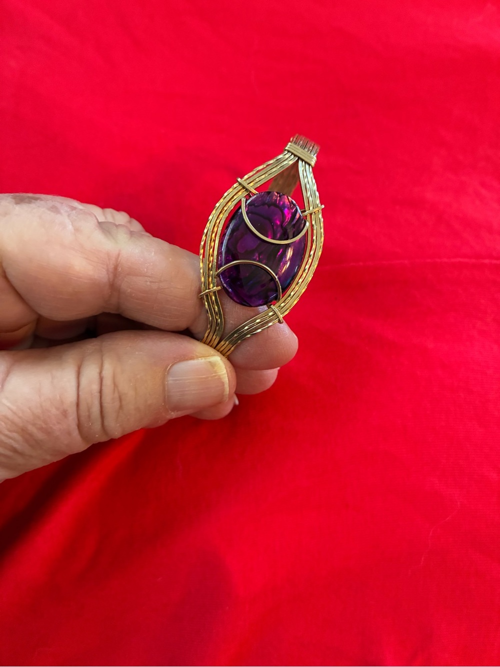 Handcrafted Gold-Tone Wire Wrapped Purple Pendant bracelet.